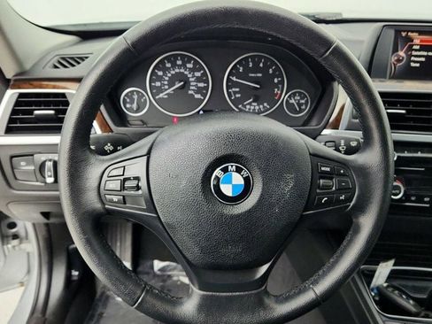 Used 2017 BMW 320i 320i Sedan with Premium and Dr image 14