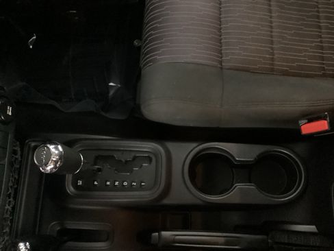 Used 2011 Jeep Wrangler Unlimited Sport AWD/4WD image 21