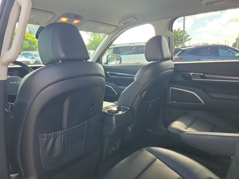 Used 2024 Kia Telluride S FWD image 14