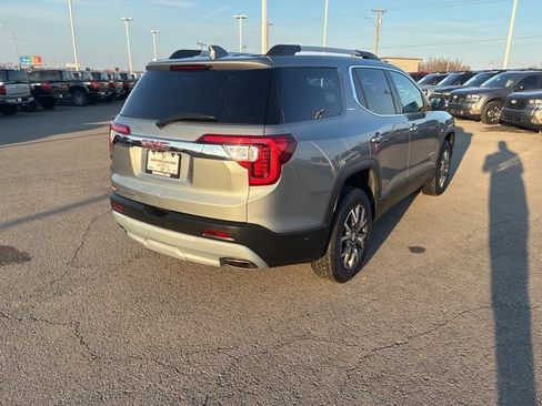 Used 2023 GMC Acadia SLE w/ Driver Convenience Package image 6