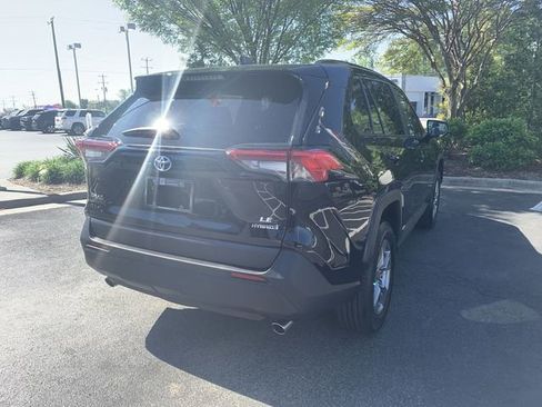 Used 2024 Toyota RAV4 LE image 8