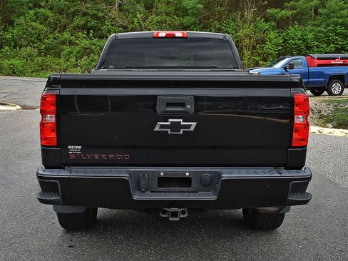 Used 2018 Chevrolet Silverado 1500 LT w/ Redline Edition AWD/4WD image 7