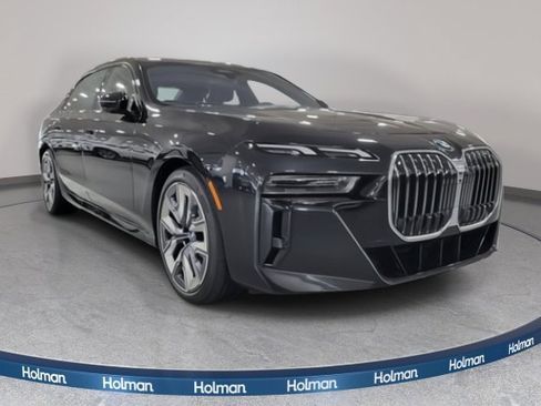 Certified 2023 BMW 760i xDrive w/ Parking Assistance Package image 5