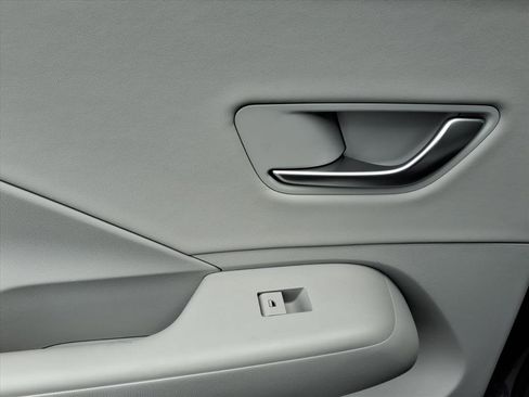 Certified 2026 Hyundai Kona SEL Premium FWD image 16