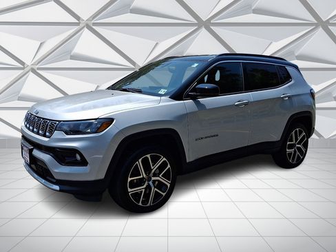 Used 2025 Jeep Compass Limited AWD/4WD image 5