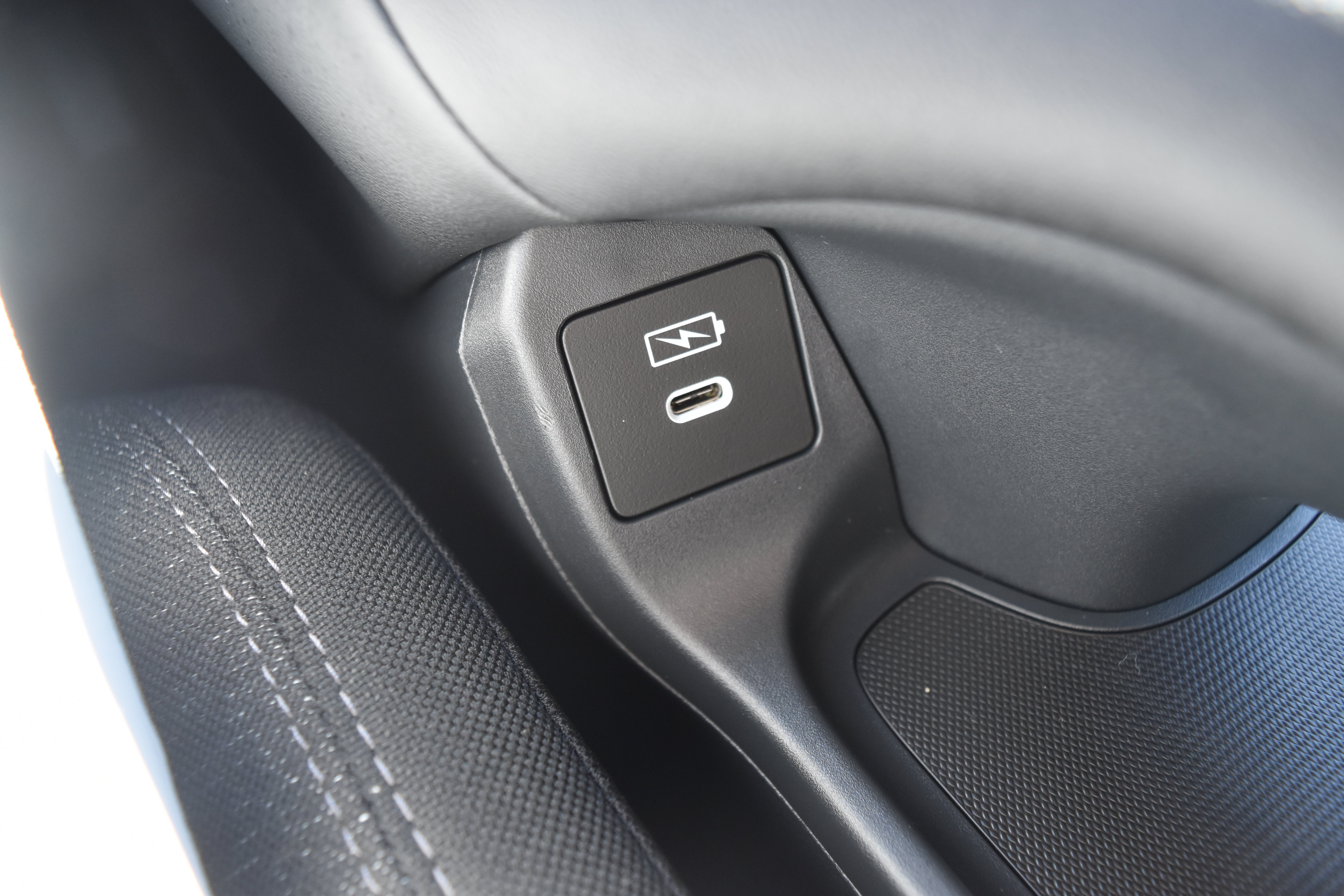 Used 2027 Honda HR-V LX image 23