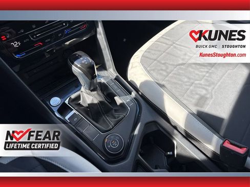 Used 2025 Volkswagen Taos SE image 32