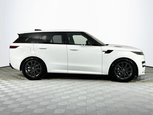 Used 2025 Land Rover Range Rover Sport Dynamic SE AWD/4WD image 4