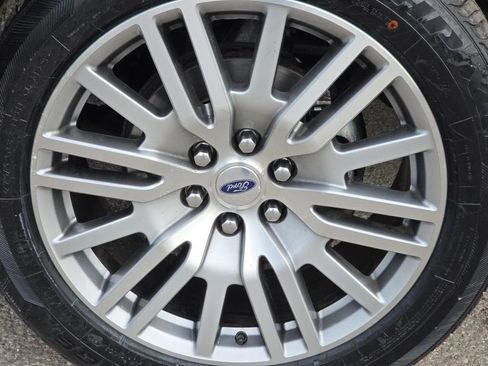 Used 2019 Ford F150 Lariat w/ Equipment Group 502A Luxury image 11