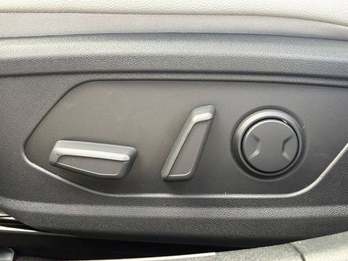New 2026 Hyundai Elantra Limited FWD image 15