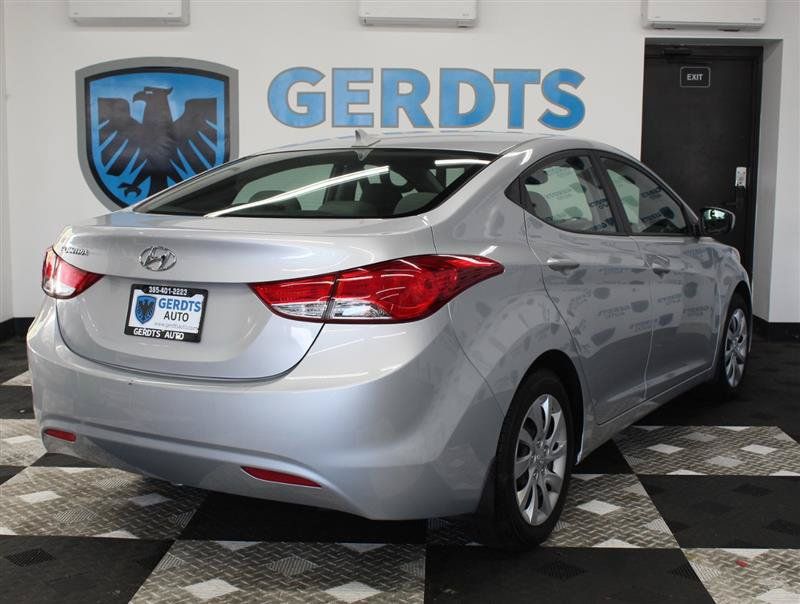 Used 2013 Hyundai Elantra GLS FWD image 4