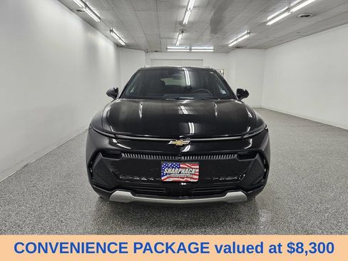 Used 2025 Chevrolet Equinox EV LT w/ Convenience Package FWD image 2
