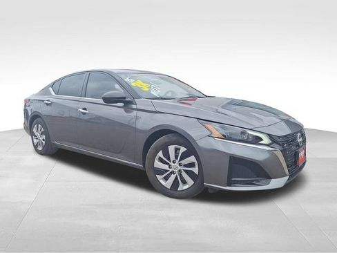 Certified 2025 Nissan Altima 2.5 S FWD image 4