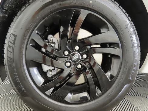 New 2025 Land Rover Discovery Sport S image 30