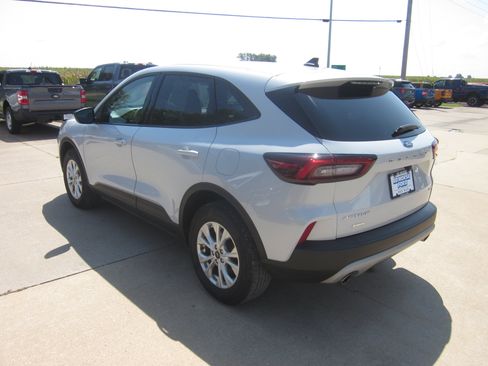 Used 2025 Ford Escape Active AWD/4WD image 4