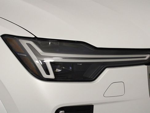 New 2025 Volvo XC90 B6 Plus image 14