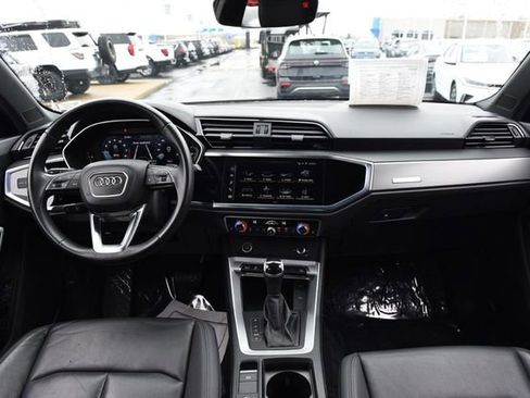 Used 2023 Audi Q3 2.0T Premium w/ Convenience Package image 7