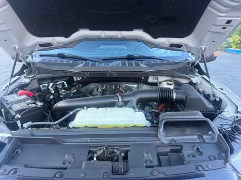Used 2025 Ford F150 Lariat AWD/4WD image 32