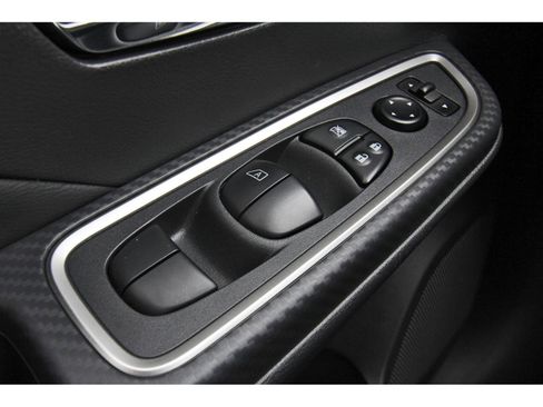 Certified 2025 Nissan Versa SR w/ Trunk Package image 22