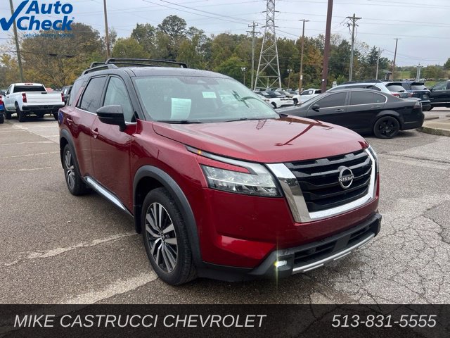 Used 2022 Nissan Pathfinder Platinum w/ Cargo Package AWD/4WD image 2