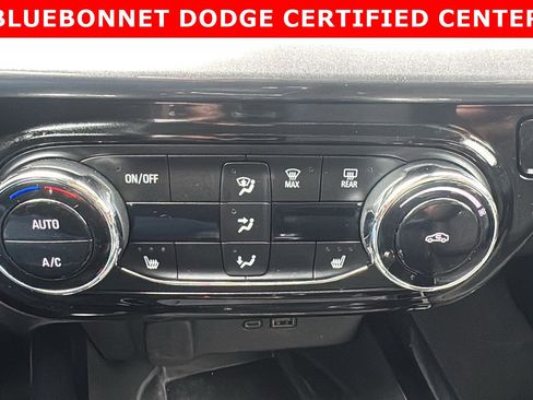 Used 2025 Chevrolet Trax ACTIV w/ Sunroof Package image 20