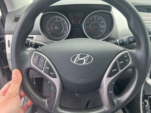 Used 2013 Hyundai Elantra GLS w/ Preferred Pkg FWD image 18
