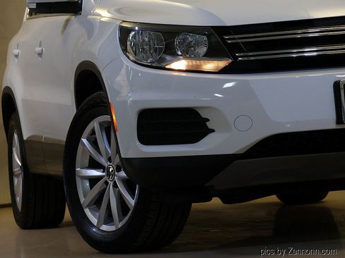 Used 2017 Volkswagen Tiguan Wolfsburg Edition AWD/4WD image 4