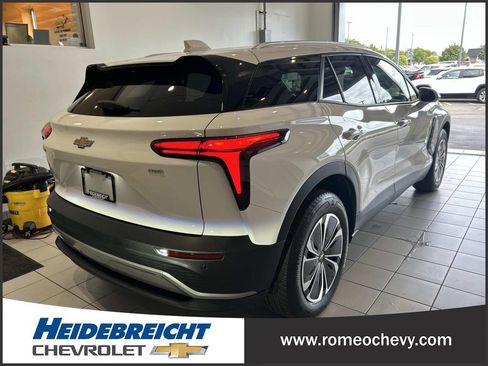 Used 2024 Chevrolet Blazer EV LT AWD/4WD image 4