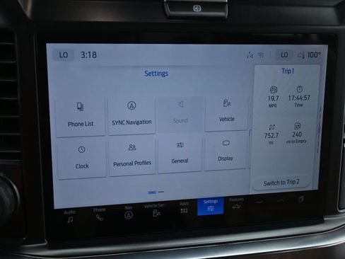 Used 2026 Ford F350 Lariat w/ Lariat Premium Package AWD/4WD image 12