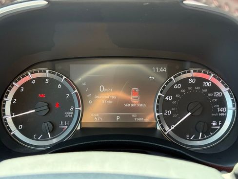 Used 2023 Toyota Highlander XLE AWD/4WD image 30