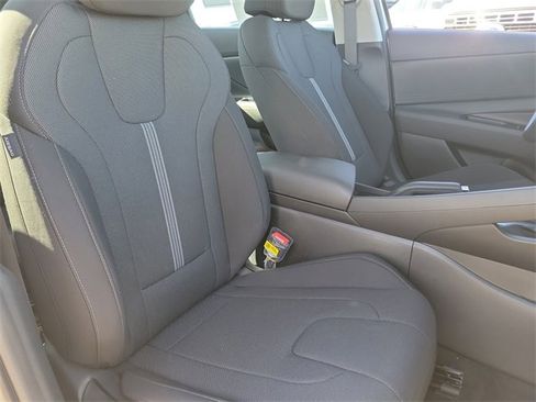 New 2025 Hyundai Elantra SE image 17