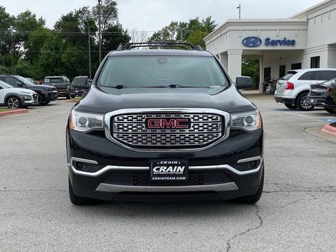 Used 2017 GMC Acadia Denali w/ Technology Package FWD image 2
