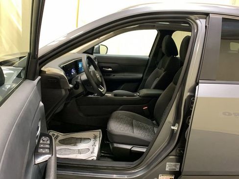 Used 2025 Nissan Kicks SV w/ SV Premium Package image 26