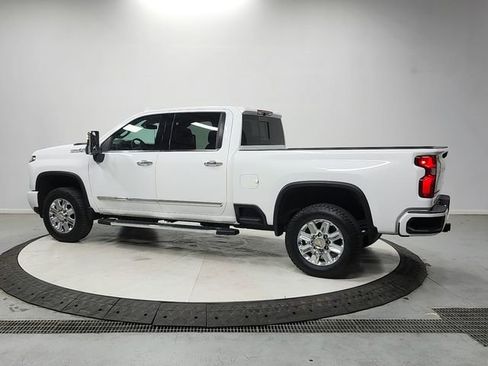 Used 2024 Chevrolet Silverado 2500 High Country AWD/4WD image 5