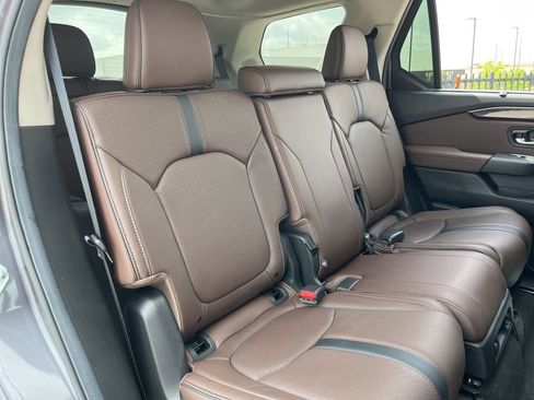 Certified 2025 Honda Pilot Elite image 29