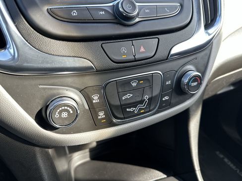 Certified 2024 Chevrolet Equinox LS w/ LS Convenience Package image 18