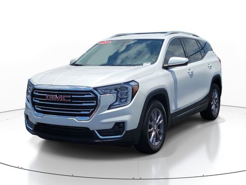 Used 2023 GMC Terrain SLT w/ Infotainment Package II FWD image 3