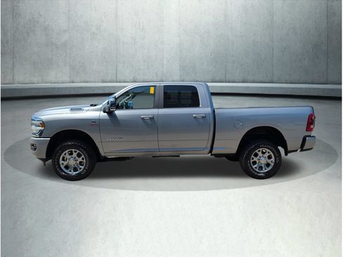 Used 2024 RAM 2500 Laramie w/ Safety Group AWD/4WD image 2