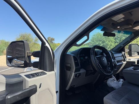 Used 2017 Ford F250 XL w/ Power Equipment Group RWD image 9
