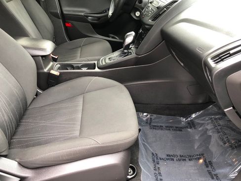 Used 2015 Ford Focus SE FWD image 22