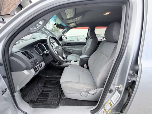 Used 2015 Toyota Tacoma PreRunner w/ TRD Sport Package image 11