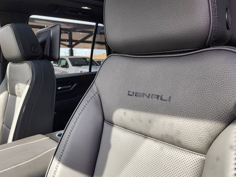 New 2026 GMC Yukon Denali w/ Denali Reserve Package image 17