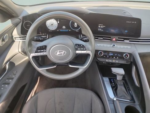 Used 2024 Hyundai Elantra SEL FWD image 10