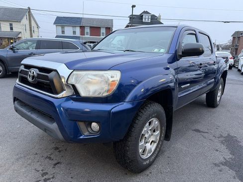 Used 2014 Toyota Tacoma 4x4 Double Cab w/ SR5 Package image 2