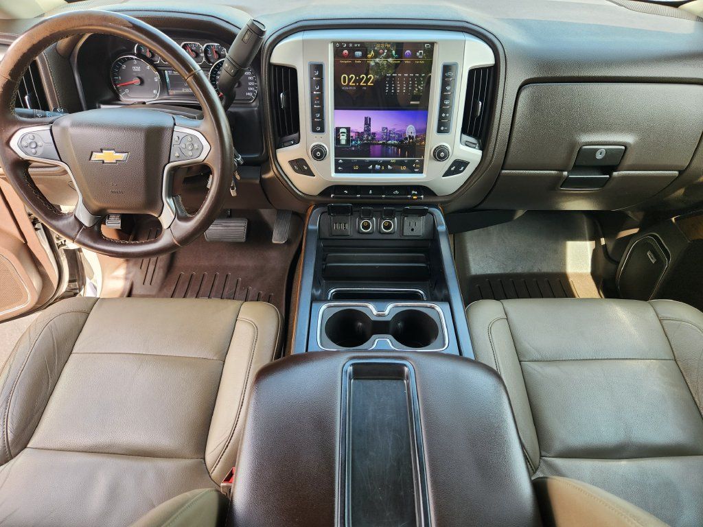 Used 2015 Chevrolet Silverado 2500 LTZ w/ LTZ Plus Package AWD/4WD image 5
