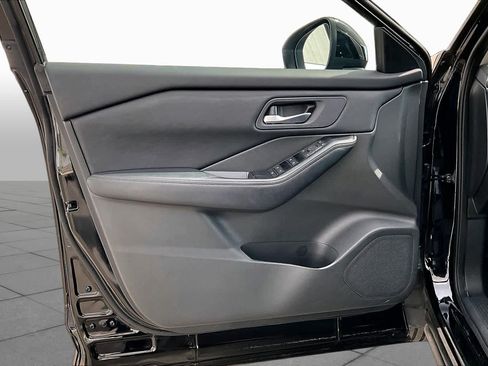 Certified 2025 Nissan Rogue SV AWD/4WD image 21