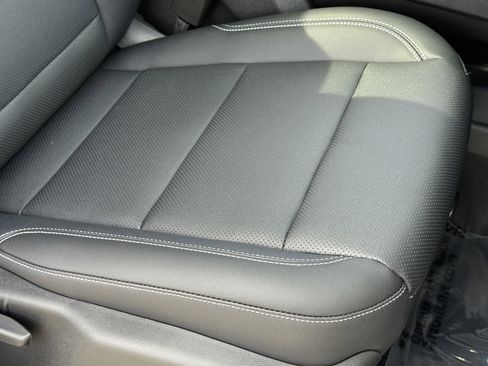 New 2026 Chevrolet Traverse LT w/ Sun and Wheel Package AWD/4WD image 23
