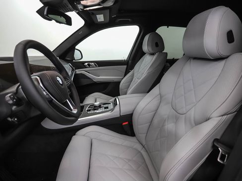 New 2026 BMW X5 xDrive40i w/ Executive Package image 11
