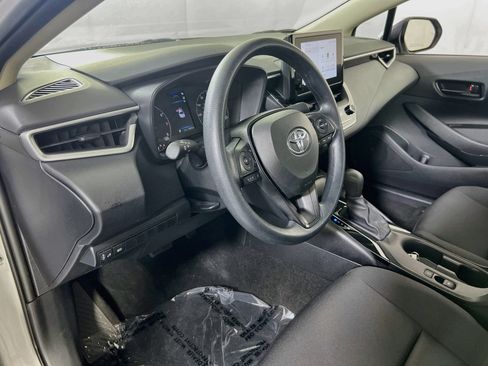 Used 2023 Toyota Corolla LE w/ LE Convenience Package FWD image 9