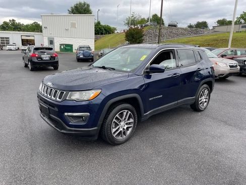 Used 2020 Jeep Compass Latitude FWD image 4